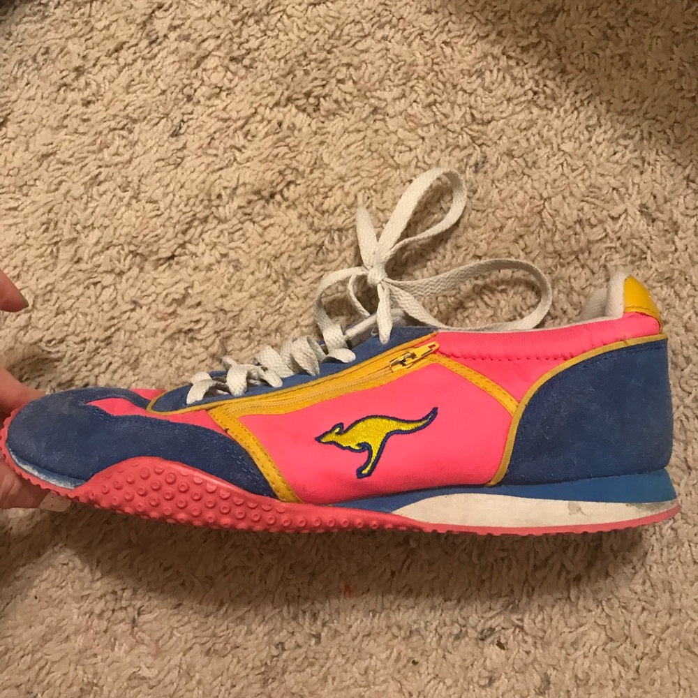 Retro style KangaROOS brand sneakers